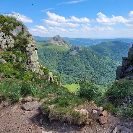 Le Lioran Vue Face A La Montagne Au Pied Des Pistes Apartment