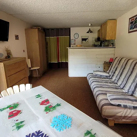 Le Lioran Vue Face A La Montagne Au Pied Des Pistes Apartment Laveissiere