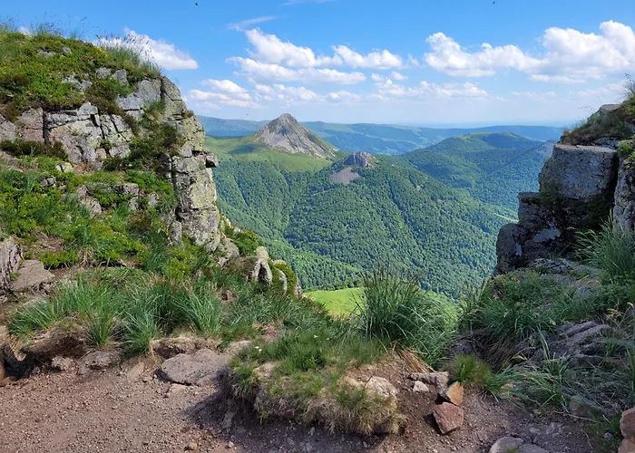 Le Lioran Vue Face A La Montagne Au Pied Des Pistes Apartment