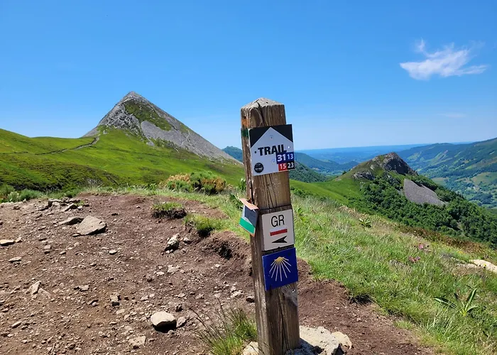 Le Lioran Vue Face A La Montagne Au Pied Des Pistes Apartment *